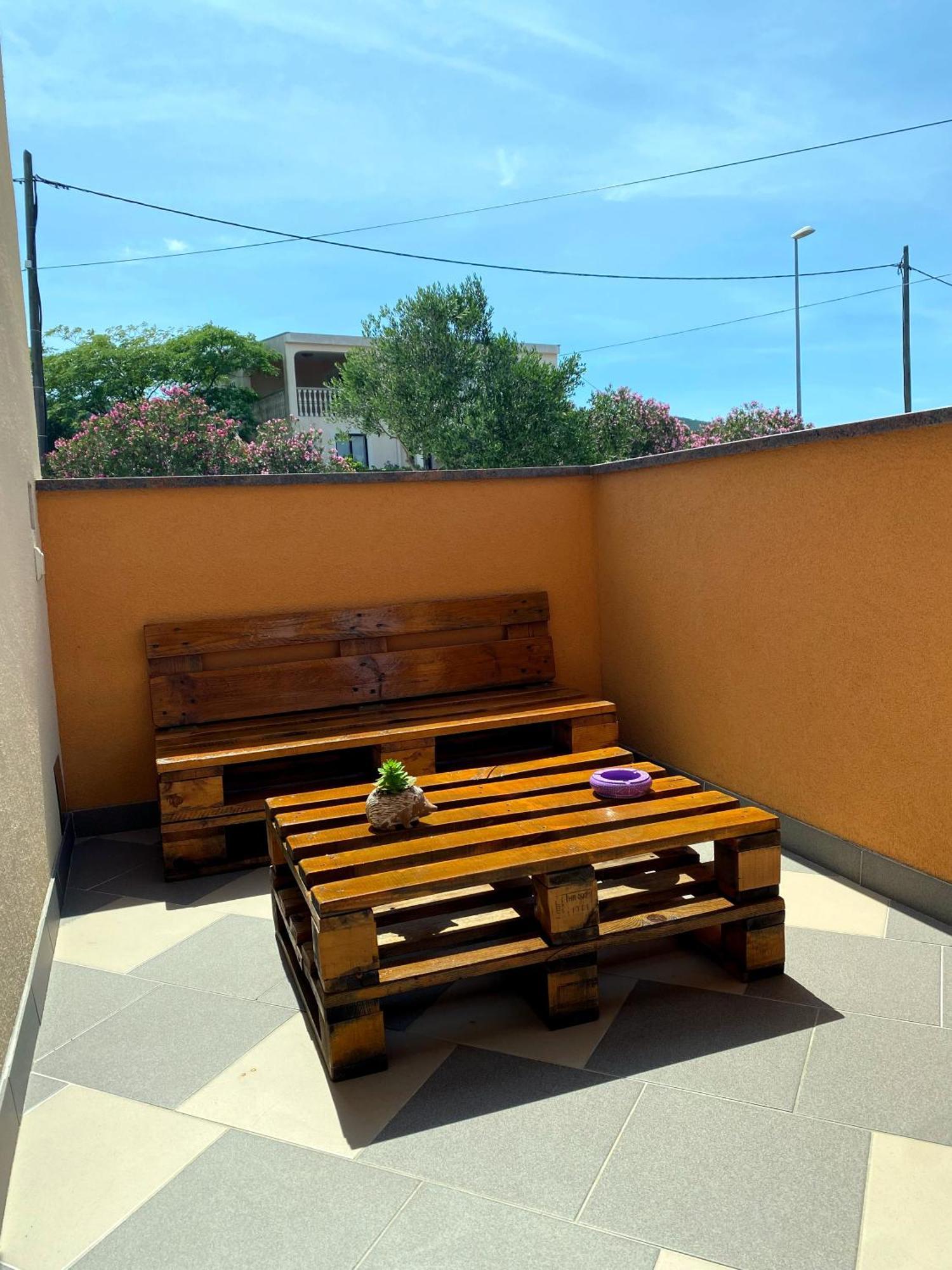 Apartmani Goga S Grijanim Bazenom Dobropoljana Kültér fotó